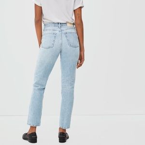 Everlane The ‘90s Cheeky Jean (light blue)